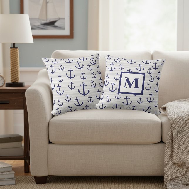Coussin d'Ancres nautiques bleu monogramme (Decorative anchor pillow with a monogram.)