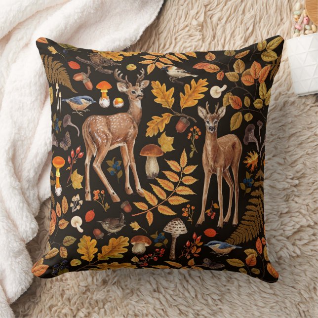 Coussin Dans les bois / Cerf d'automne sur noir (Couverture)