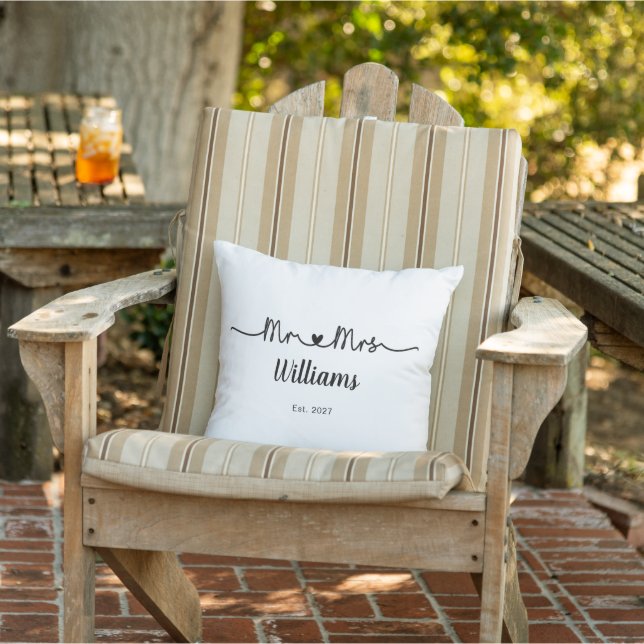 Coussin de cadeau d'anniversaire de mariage de M.  (Chaise)