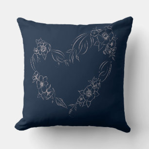 Coussin de coeur floral bleu marine