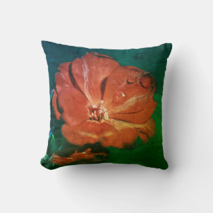 Coussin de coussin à fleurs de géranium rouge