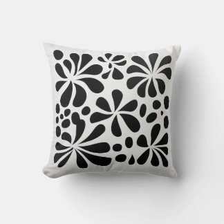 Coussin de fleurs monochromes