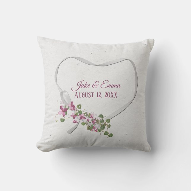 Coussin de jet avec cœur en ruban floral et date d (Recto)