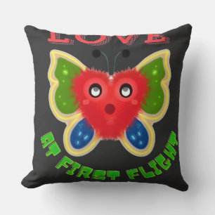 Coussin de jet personnalisé papillon coeur flou