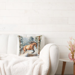 Coussin de lancer de cheval d'hiver dans la neige