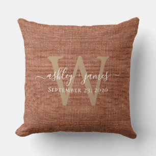 Coussin de mariage en lin Terracotta avec monogram