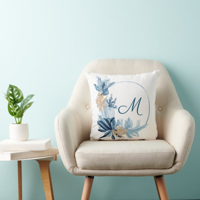 Coussin de monogramme de fleurs d'or bleu (Chaise)