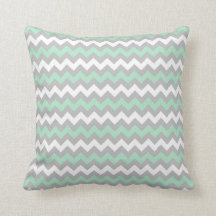 COUSSIN de MOTIF de CHEVRON, vert en bon état,