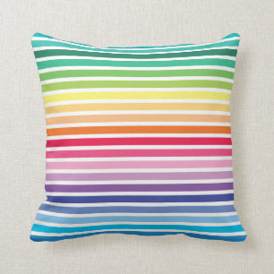 Coussin de motif de rayures d'arc-en-ciel