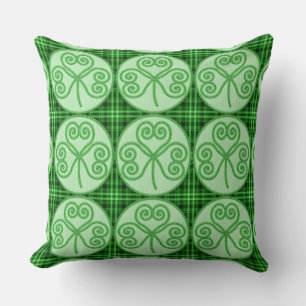 Coussin de Motif de Shamrock vert et noir