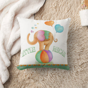 coussin de nom de bébé d'éléphant Brown