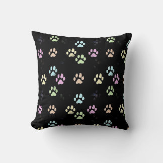 Coussin de pattes colorées