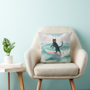 Coussin de plage Whimsical Black Cat Surfing