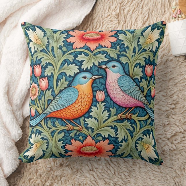 Coussin de style William Morris fleurs/ oiseaux. (Couverture)