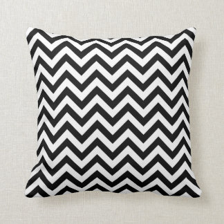 Coussin de zigzag dans le noir