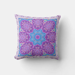 Coussin Décor coloré sur arrière - plan blanc,