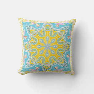 Coussin Décor coloré sur arrière - plan blanc,
