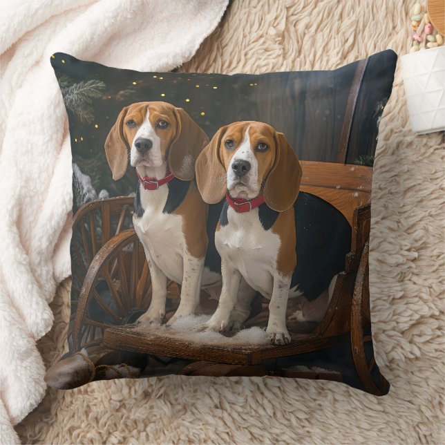 Coussin Décor de Noël Chariot enneigé Beagle  (Couverture)
