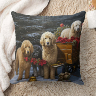 Coussin Décor de Noël Goldendoodle Snowy Sleigh
