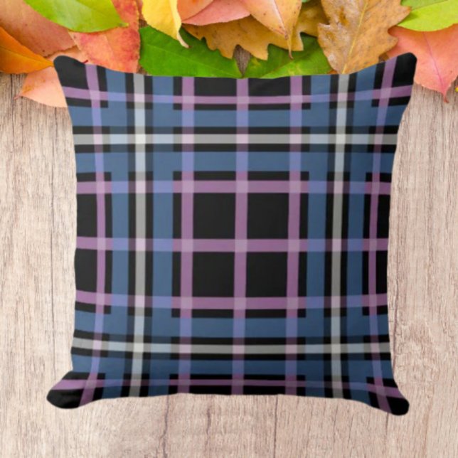 Coussin décoratif à carreaux bleus et lavande fonc (Créateur téléchargé)