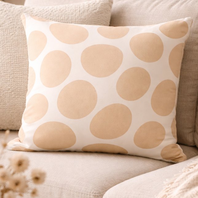Coussin décoratif à géométrie de sable doux (Soft sand tones and rounded geometry bring grounded balance to modern neutral spaces)
