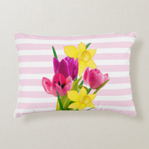 Coussin décoratif aux tulipes roses et jonquilles