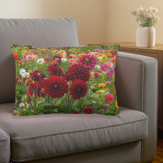 Coussin décoratif Dahlias Bourgogne (Accent pillow with burgundy dahlias and assorted flowers)