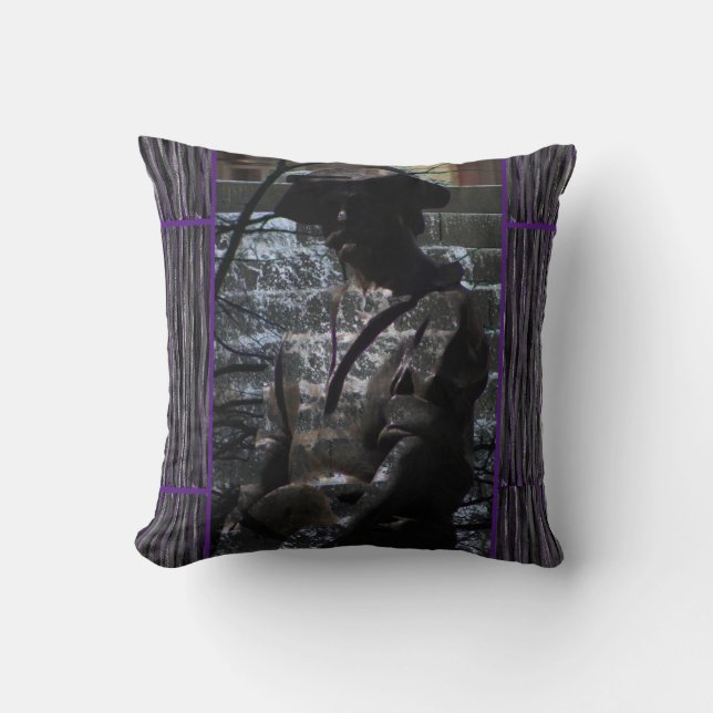 Coussin décoratif gris noir violet pour canapé (Recto)
