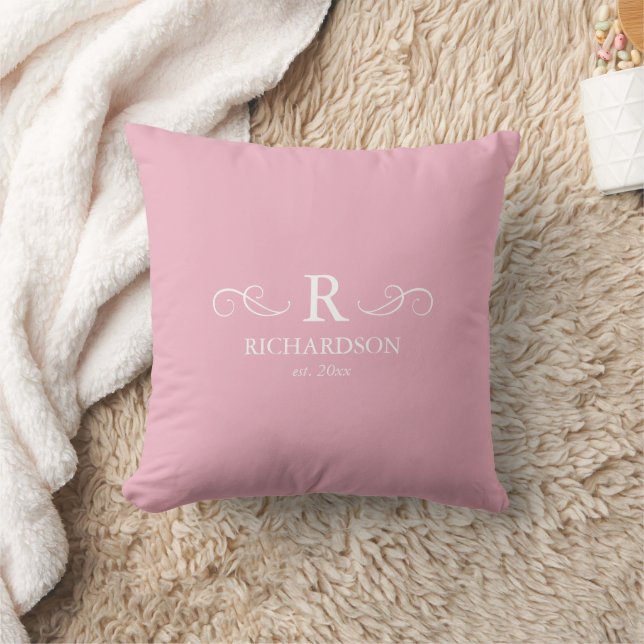 Coussin décoratif rose blush à monogramme (Couverture)
