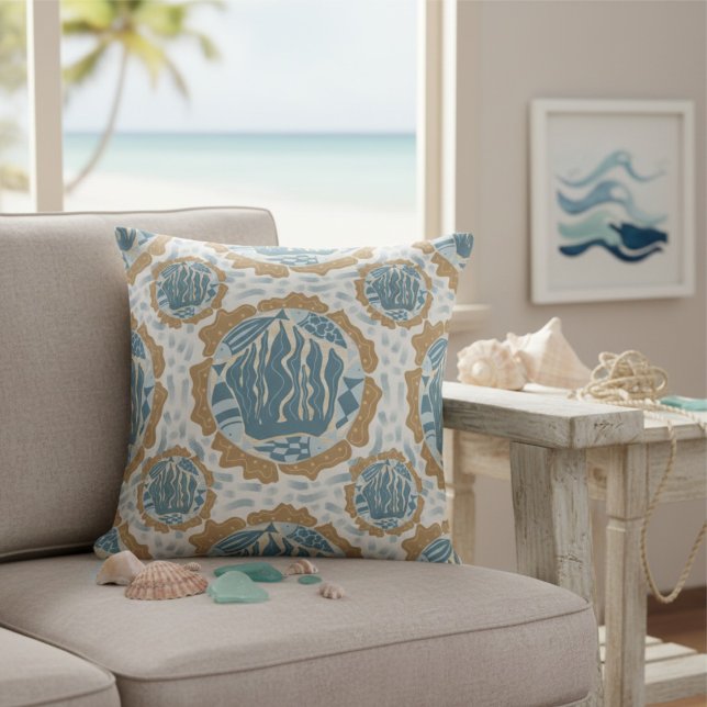 Coussin Décoration de maison de plage Poisson caché (Goes great both inside and outside. The fish and seaweed point to that beach home feel.)