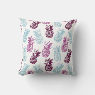 Coussin Decorative pillow with a modern minimalist design.