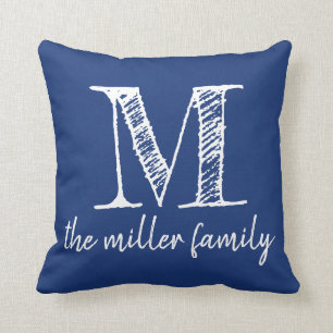 Coussin décoré d'un monogramme fait sur commande