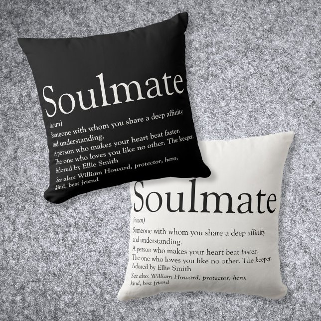 Coussin Définition d'âme sœur Noir et Blanc Amusant (Soulmate Definition Black and White Fun Throw Pillow)