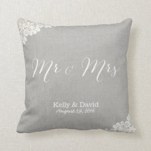 Coussin Dentelle vintage de mariage rustique et M. et Mme