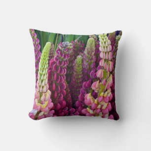 Coussin Des fleurs de lupin rose et violet lancent l'oreil