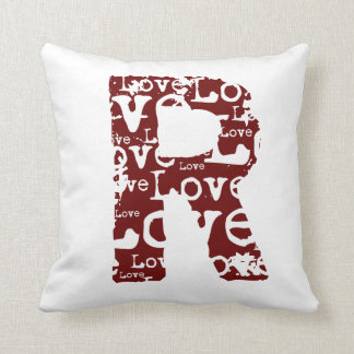Coussin des textes d'amour de monogramme
