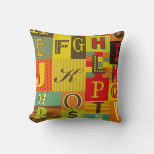 Coussin design alphabet rétro. illustration vintage
