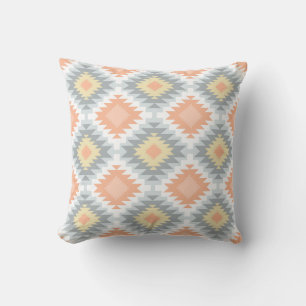 Coussin Design aztèque n°3 à Jessica Suzzette