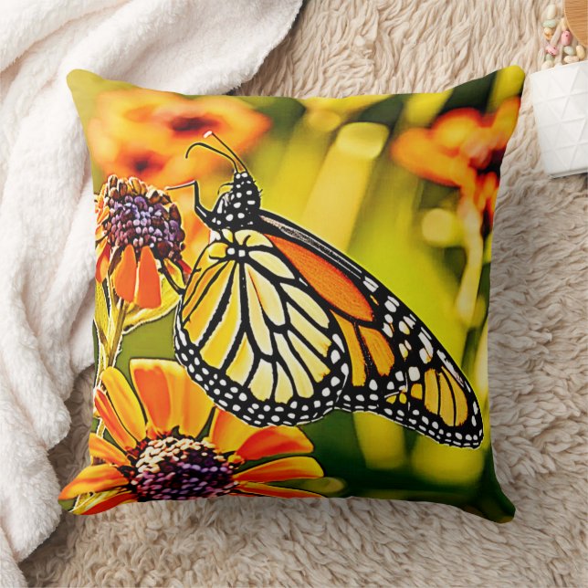 Coussin Design de fleur de papillon de monarque délicat (Couverture)