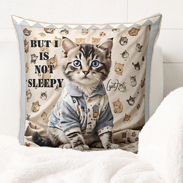 Coussin Dessin animé drôle de chaton mignon pour l'heure d (Funny child bedroom pillow featuring a cute kitty in pajamas)