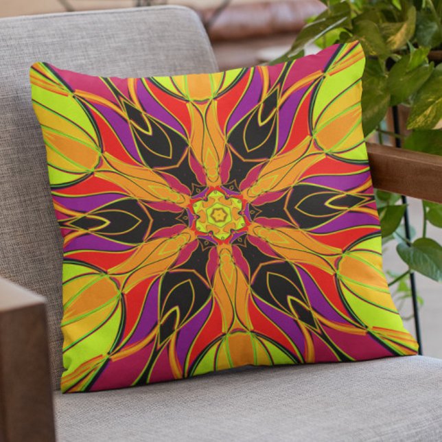Coussin Dessin Mandala Fleur orange violet et rouge (Créateur téléchargé)
