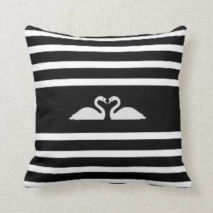 Coussin Deux cygnes sur fond rayé noir et blanc