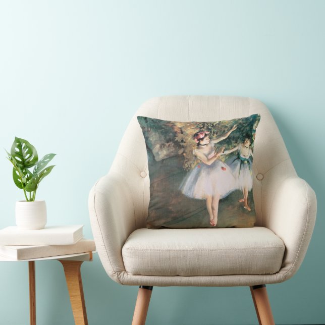 Coussin Deux danseuses sur une scène par Edgar Degas, Art  (Chaise)