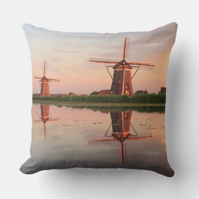 Coussin Deux moulins à vent avec la réflexion au coucher (Recto)