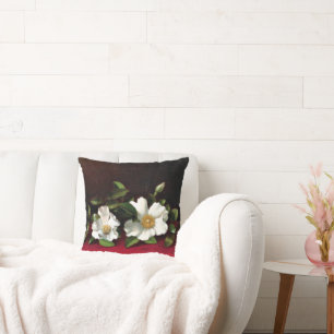 Coussin Deux Roses cherokees sur Red Velvet,