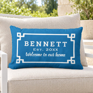 Coussin D'extérieur Bienvenue sur fond bleu cobalt à monogramme à clé