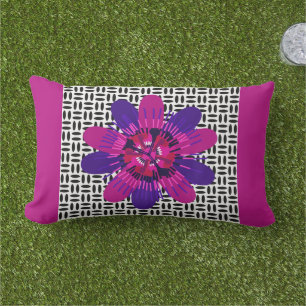 Coussin D'extérieur Blossom en rose et violet sur noir et blanc