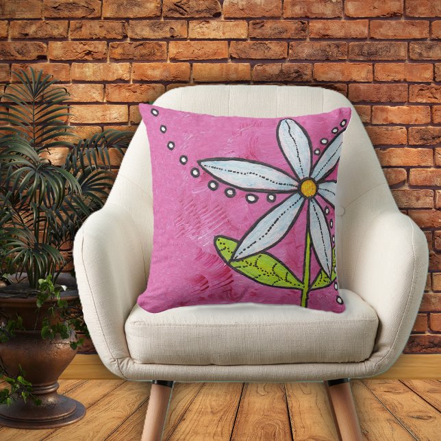 Coussin D'extérieur Bright Whimsical Daisy Feuilles vert Fleur rose (Big bright bold white daisy flower on stem with leaf white dots on vibrant pink home decor pillow.)