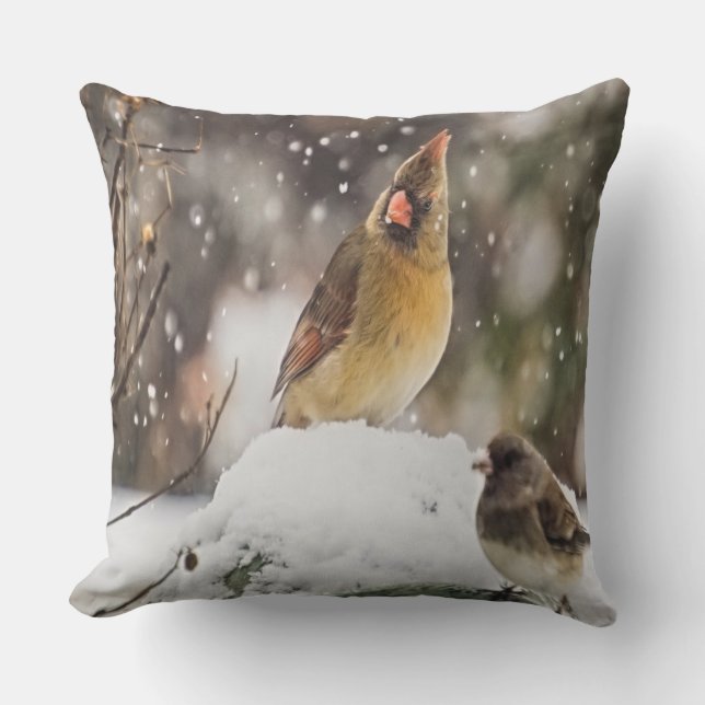 Coussin D'extérieur Cardinal Et Bruant Dans La Neige (Recto)