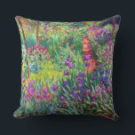 Coussin D'extérieur Iris Garden à Giverny Claude Monet Fine Art<br><div class="desc">L'Iris Garden de Giverny a été peint par Claude Monet,  peintre de l'impressionnisme français,  en 1900,  montrant sa maison dans l'arrière - plan et son beau jardin d'iris.</div>